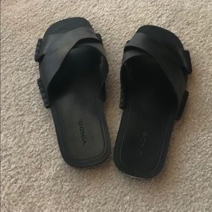 Vince sandals